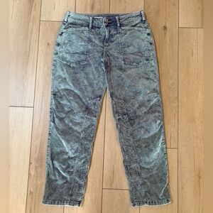 The Wanderer Mid-Rise Relaxed-Leg Trousers by Pilcro in Moss Green